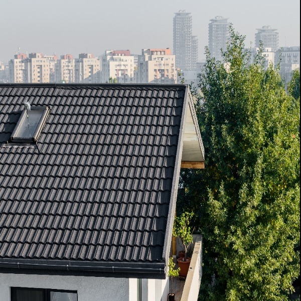 Renovarea perfectă: acoperiș durabil și spațiu nou în mansardă