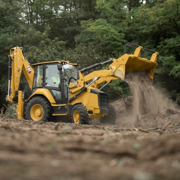 ÎȚI DĂM BULDOEXCAVATORUL CAT® ACUM. PLĂTEȘTI PRIMA RATĂ INTEGRALĂ ÎN 2026!