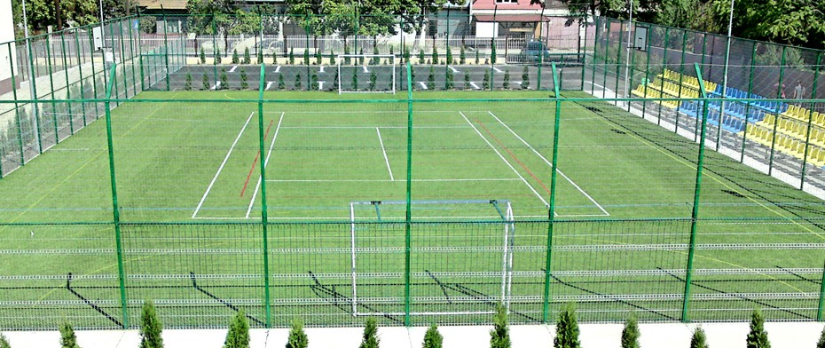 Confectii metalice - executie gard metalic pentru  terenuri de sport