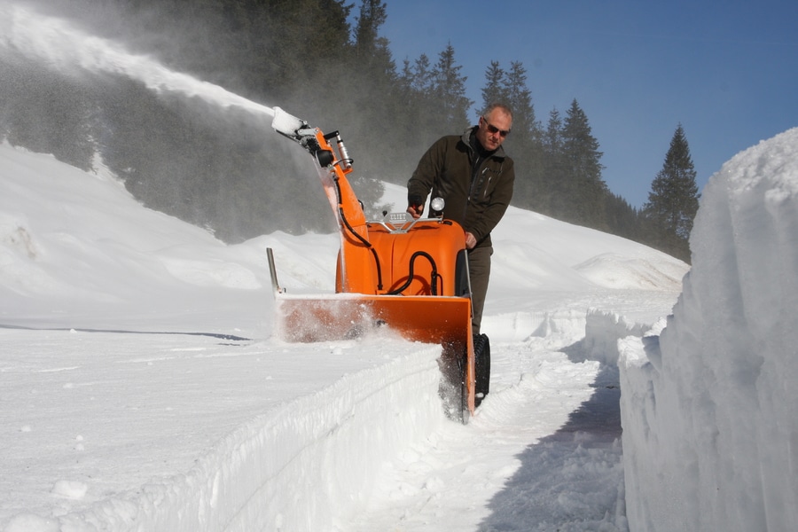 FREZĂ DE ZĂPADĂ ELIET SNOW BOB 9018 T, 115 tone/oră, lățime 91 cm, 18 CP, șenilată, max 25m