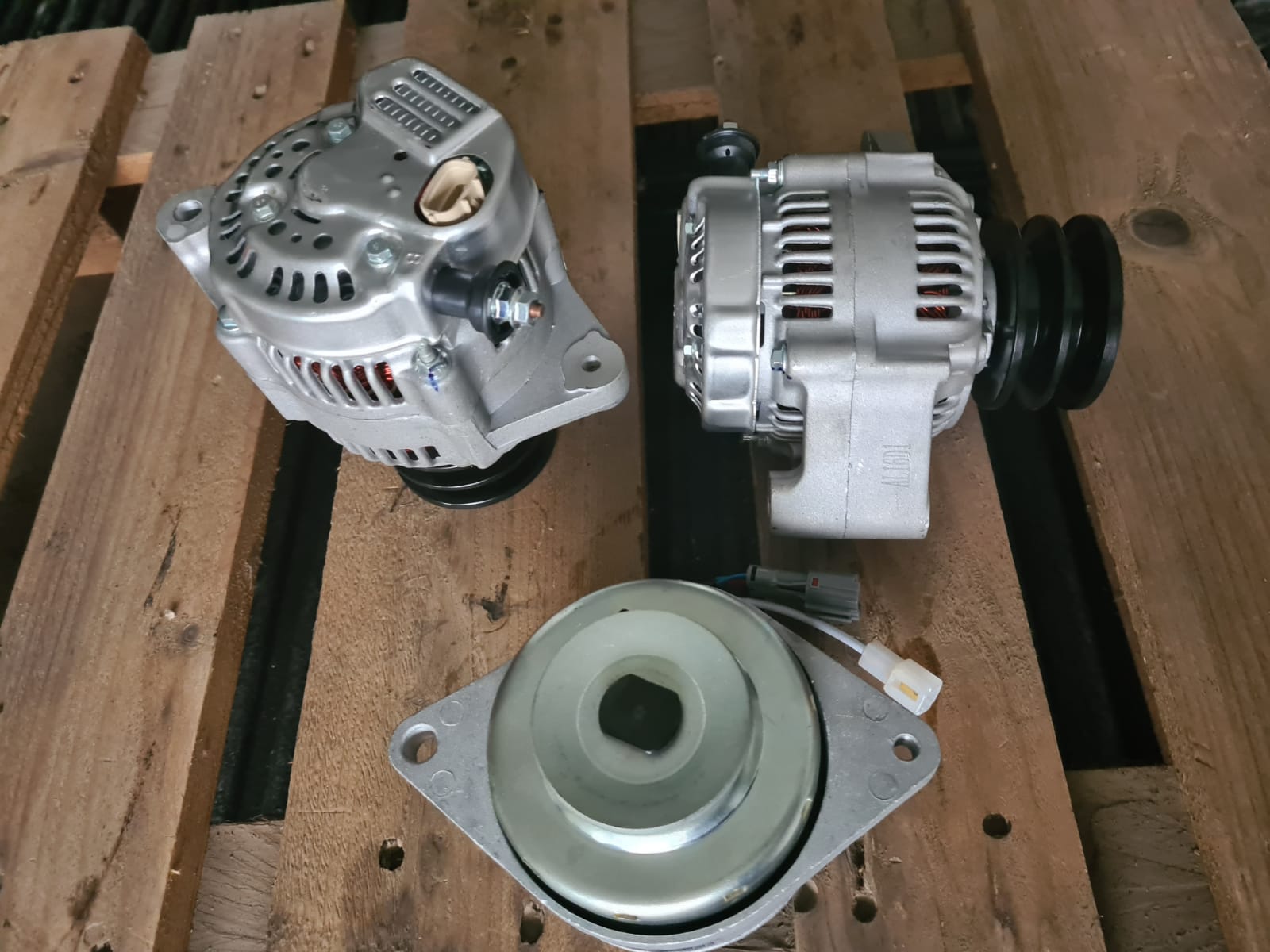 ALTERNATOARE PTR MINIEXCAVATOARE