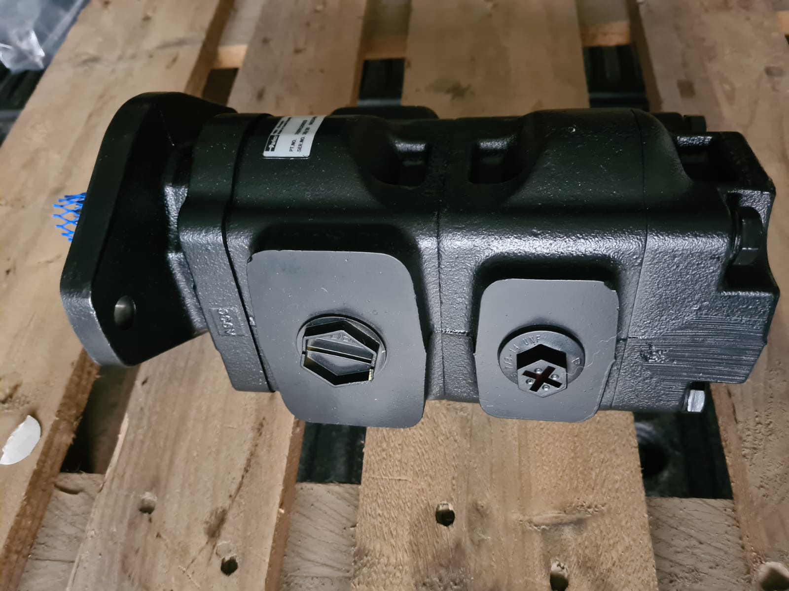 POMPA HIDRAULICA PARKER BULDOEXCAVATOR JCB 3 CX