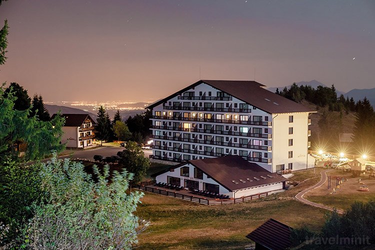 CHEILE GRĂDIȘTEI, FUNDATA - HOTEL BUCEGI***/ VILA ANA****