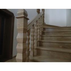 Scari din lemn masiv